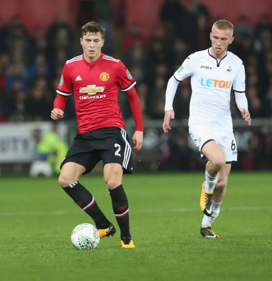 轻球员的先 轻球员的先